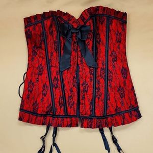 New bustier w/2 bottoms Med/Large
